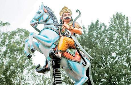 வேட்டுவ அரசன்  ஓரி